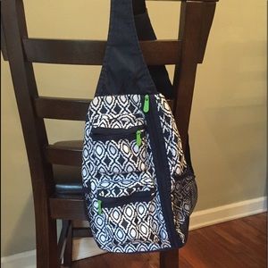 Thirty One Sling back bag. Navy Perfect Pendent